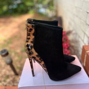 🆕 Leopard Print  faux suede and Black Ankle Boots Size 10